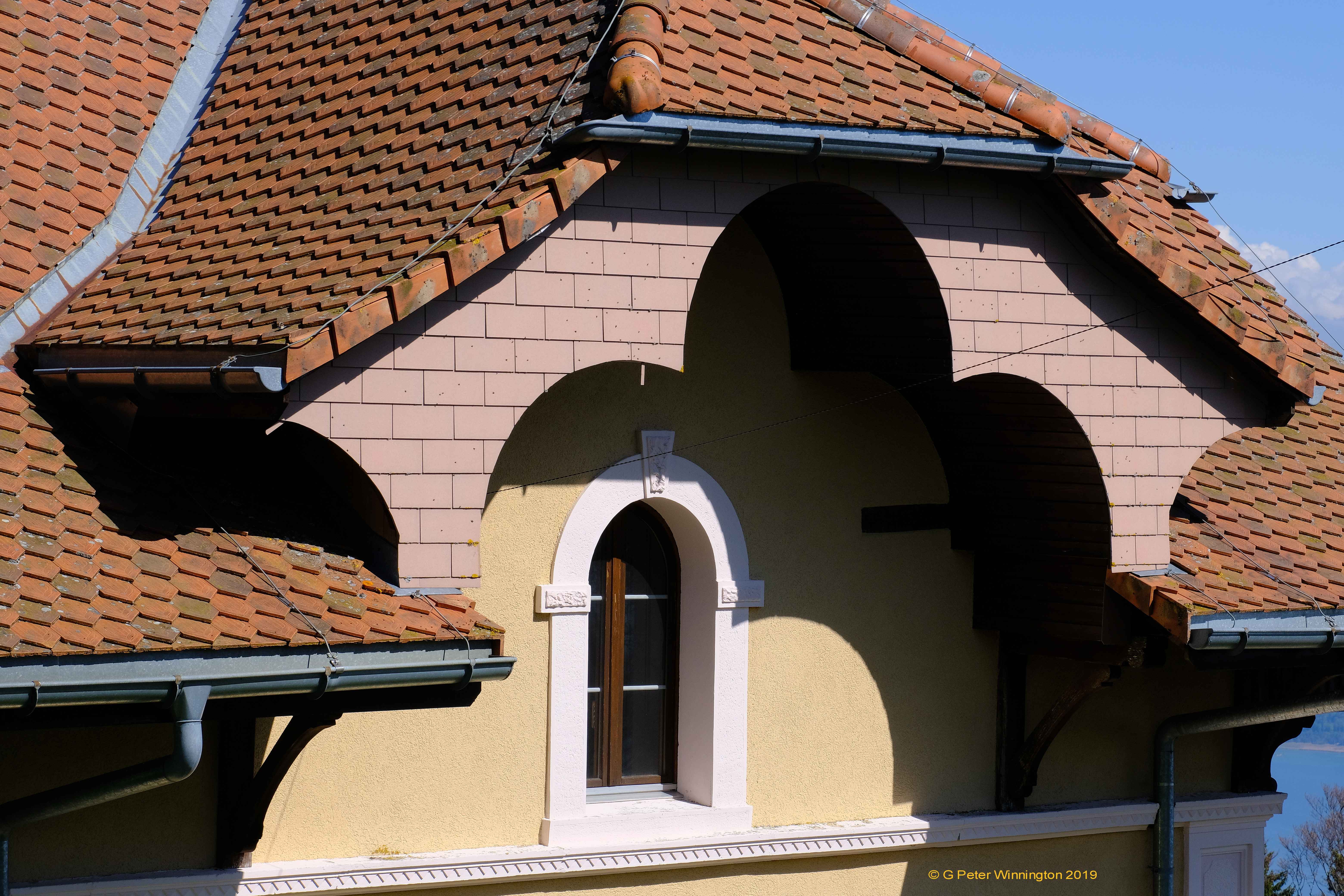 House with curved eaves